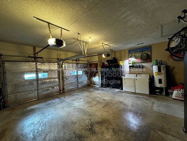 Building Photo - 1739 Creek Ct