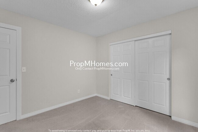 Building Photo - Three-Bedroom Loft-Style Home near Progress Ridge in Beaverton!