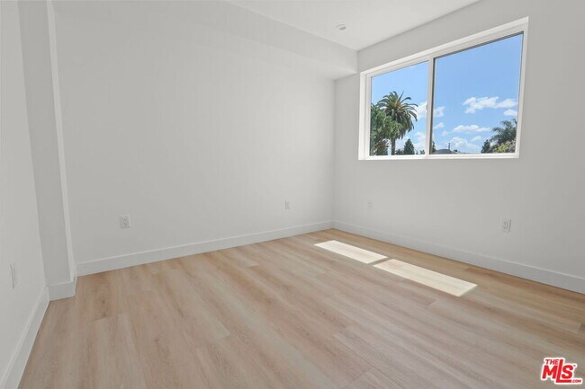 Building Photo - 1265 Browning Blvd