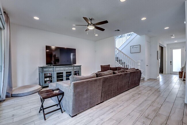 Building Photo - 19742 Split Rail Run