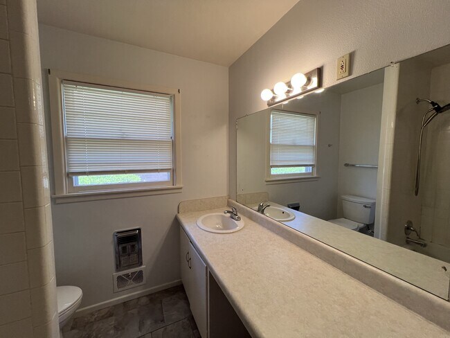 Building Photo - 3515 41st St