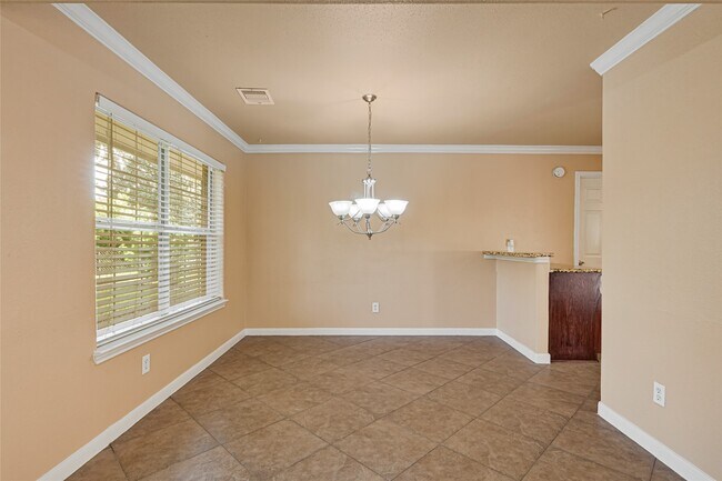 Building Photo - 7323 Log View Dr