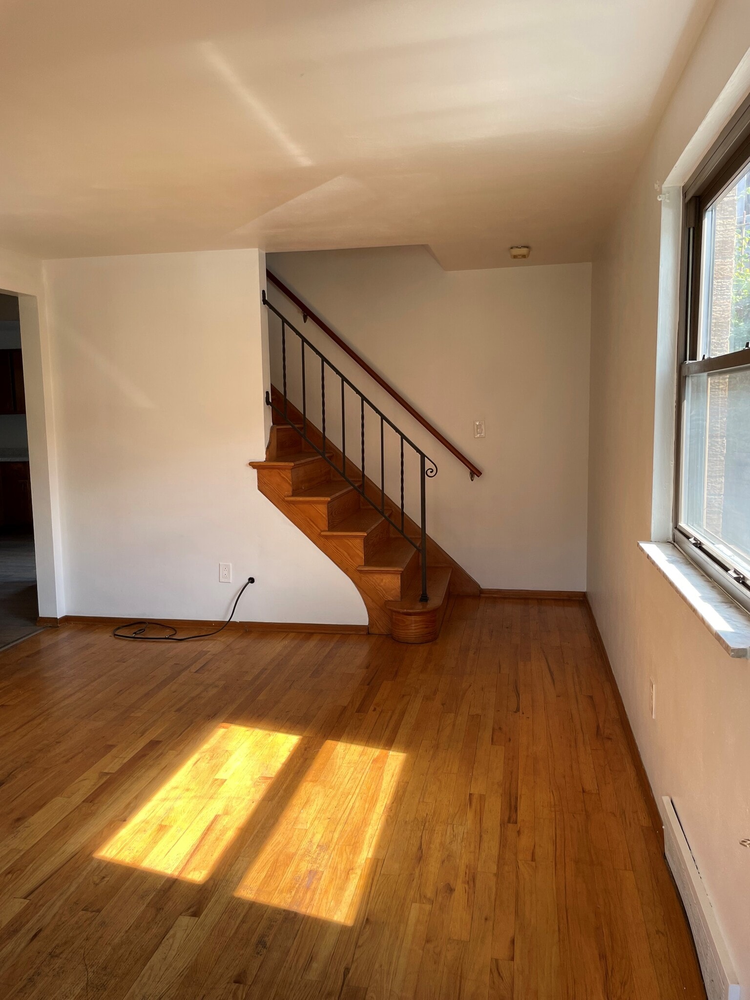 Living Room - 799 Greenfield Ave