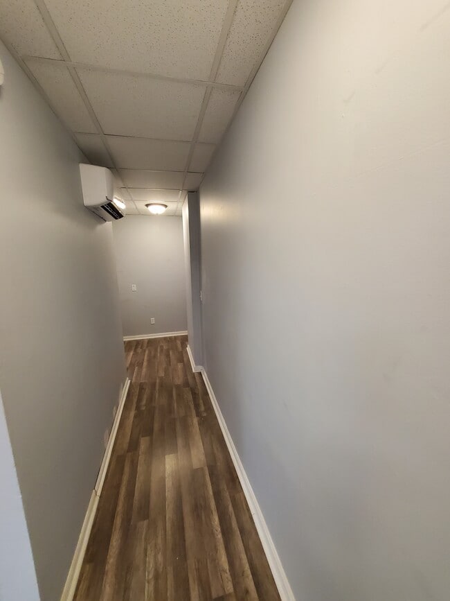 Building Photo - 537 Wheeling Ave