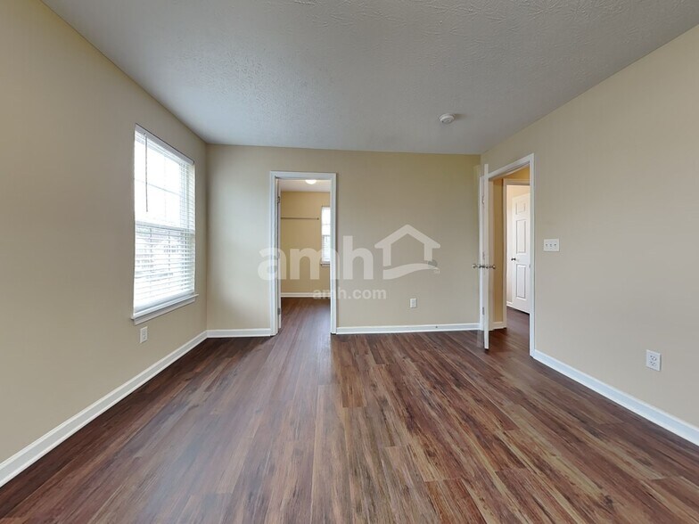 Building Photo - 1172 Turfway Ct