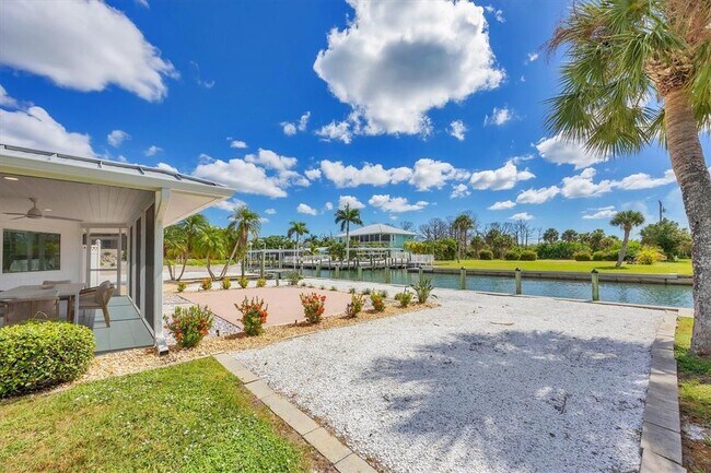 Building Photo - 1915 Pennsylvania Ave