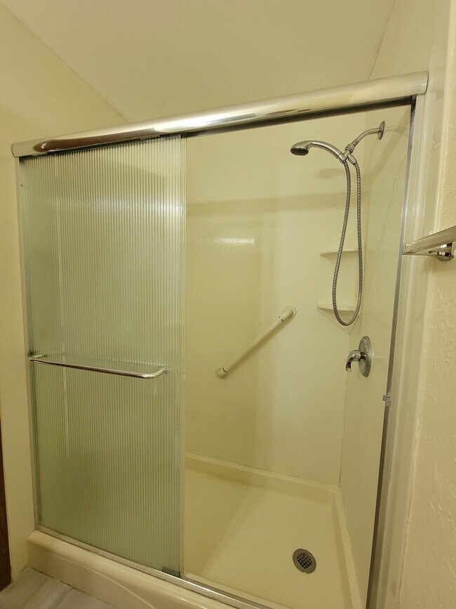 Building Photo - 1820 77th St