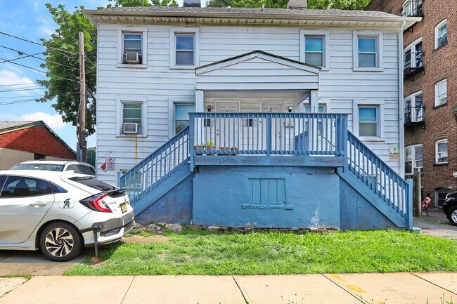 Building Photo - 118 Lenox Ave