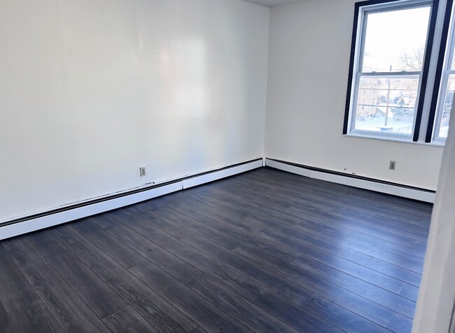 Building Photo - 118 S 2nd St