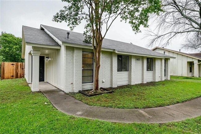 Building Photo - 1602 W Braker Ln