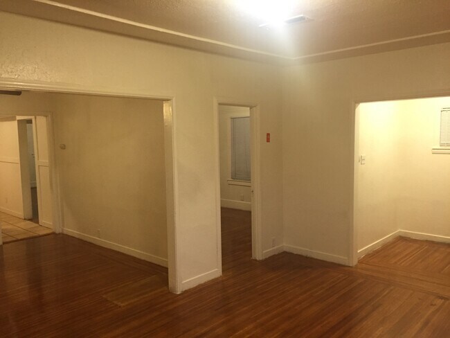 Building Photo - 5440 Trask St