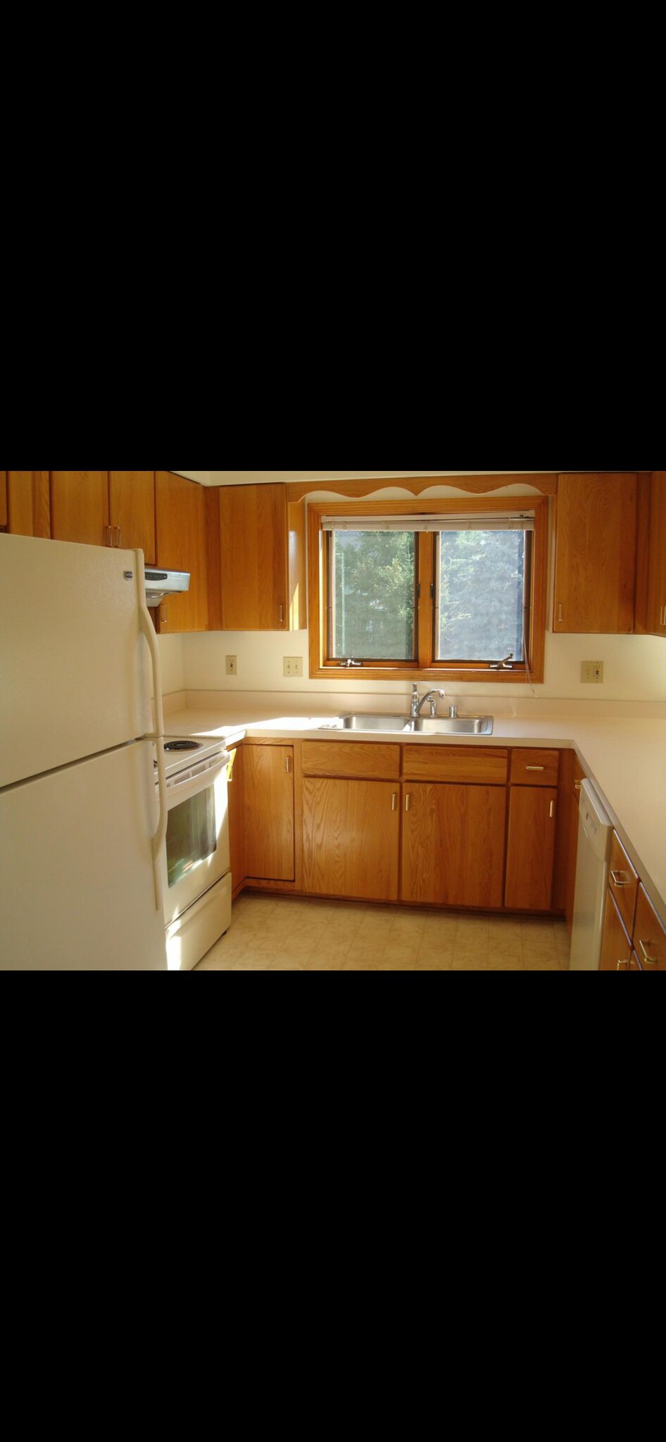 Building Photo - N26W26334 Quail Hollow Rd