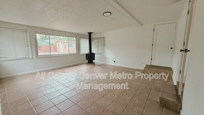 Building Photo - 273 S 13th Ave