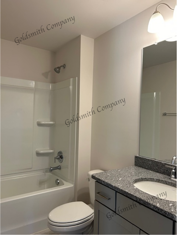 Building Photo - "Spacious 4-Bedroom Townhouse Retreat on Y...