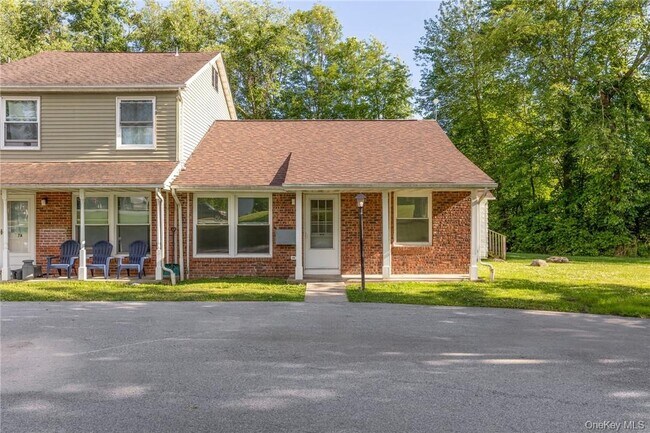 Building Photo - 500 NY-299