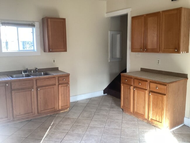 Building Photo - 3 bedroom Single Family ( Harambee )