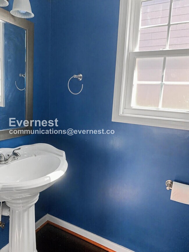 Building Photo - 620 N 30th St