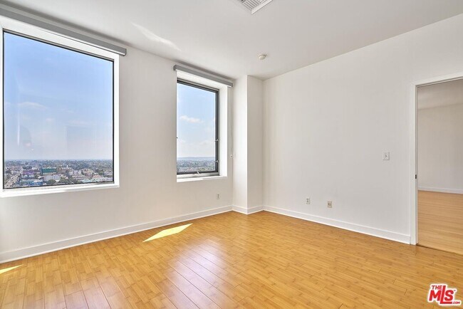 Building Photo - 3810 Wilshire Blvd