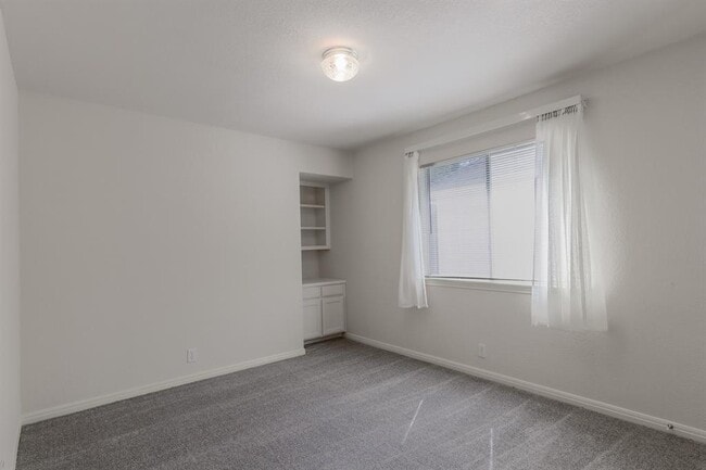 Building Photo - 10225 Open Gate Dr