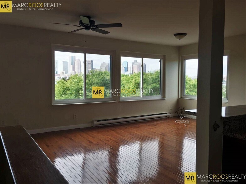 Building Photo - 140 Marginal St