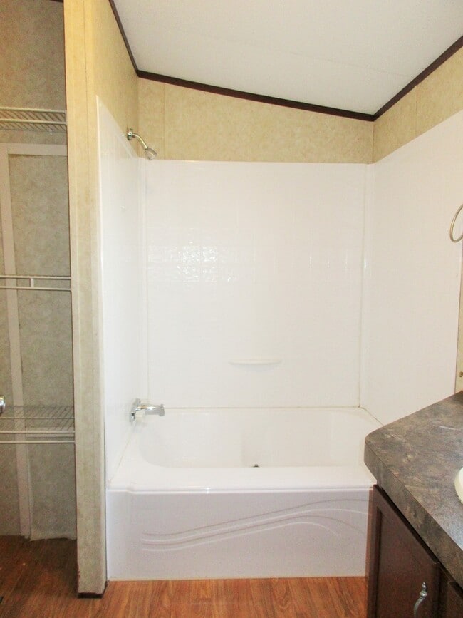 Building Photo - 3 bedroom 2 bath in Hydro, OK  73048