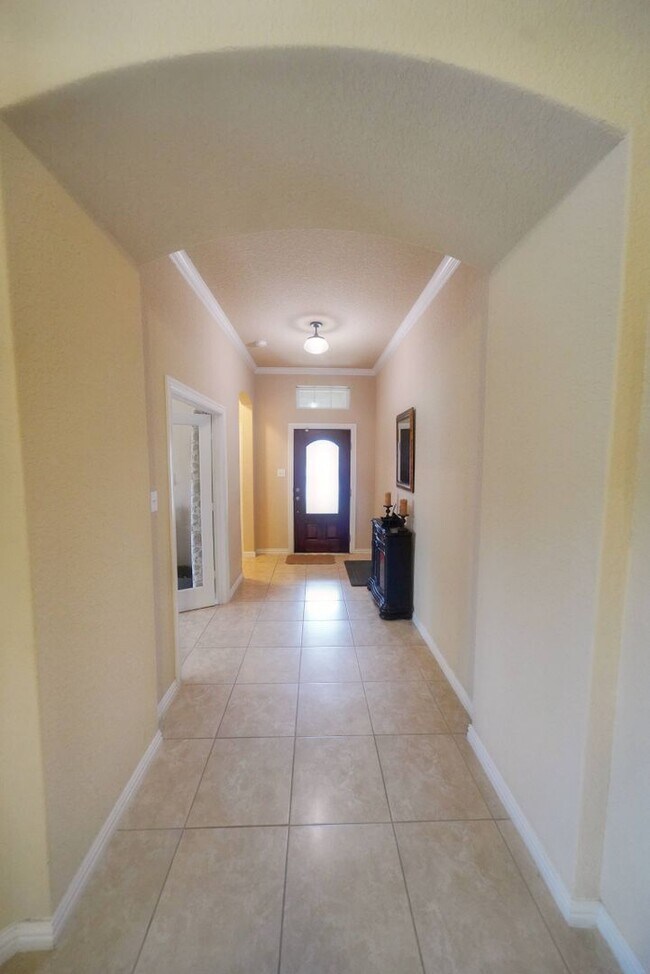 Building Photo - Executive-Style Home Now Available in Crossvine (Schertz) Realtor Commission: $750