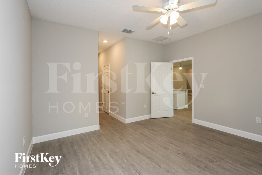 Building Photo - 486 Harrisburg St SW