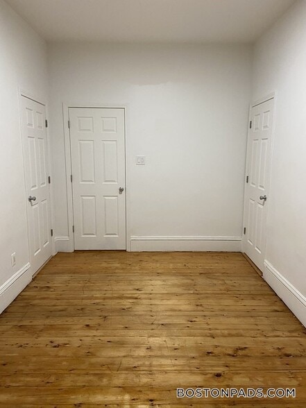 Building Photo - 252 Windsor St