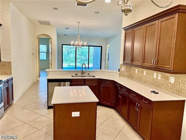 Building Photo - 11108 Esteban Dr