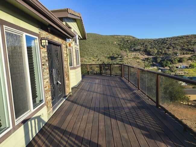 Building Photo - 2828 La Cresta Rd