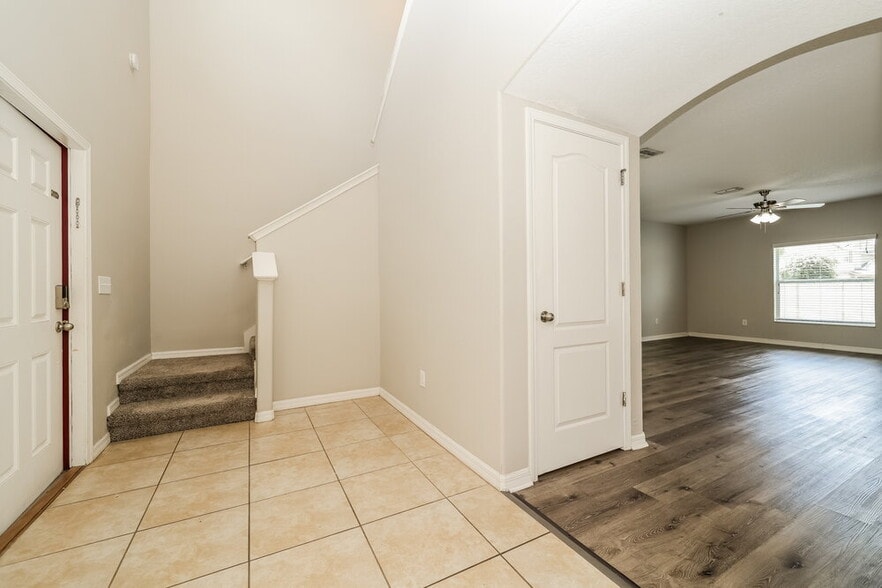 Building Photo - 6402 Trent Creek Dr