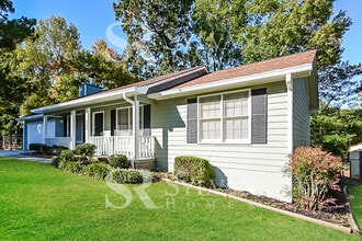 Building Photo - Welcome to your new Ellenwood haven!