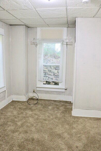 Bedroom - 331 Center St