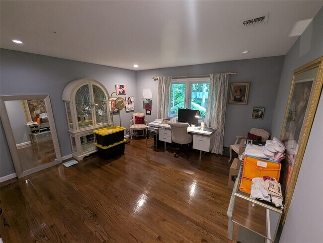 Building Photo - 28 Brookfield Rd
