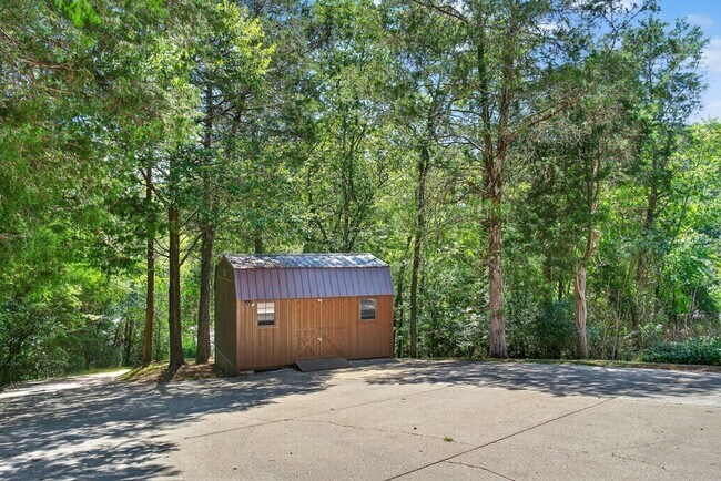 Building Photo - 3390 Tyree Springs Rd