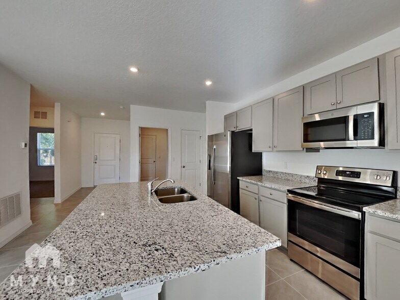Building Photo - 6975 Faben Ln