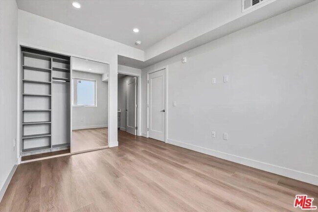 Building Photo - 8867 Alcott St