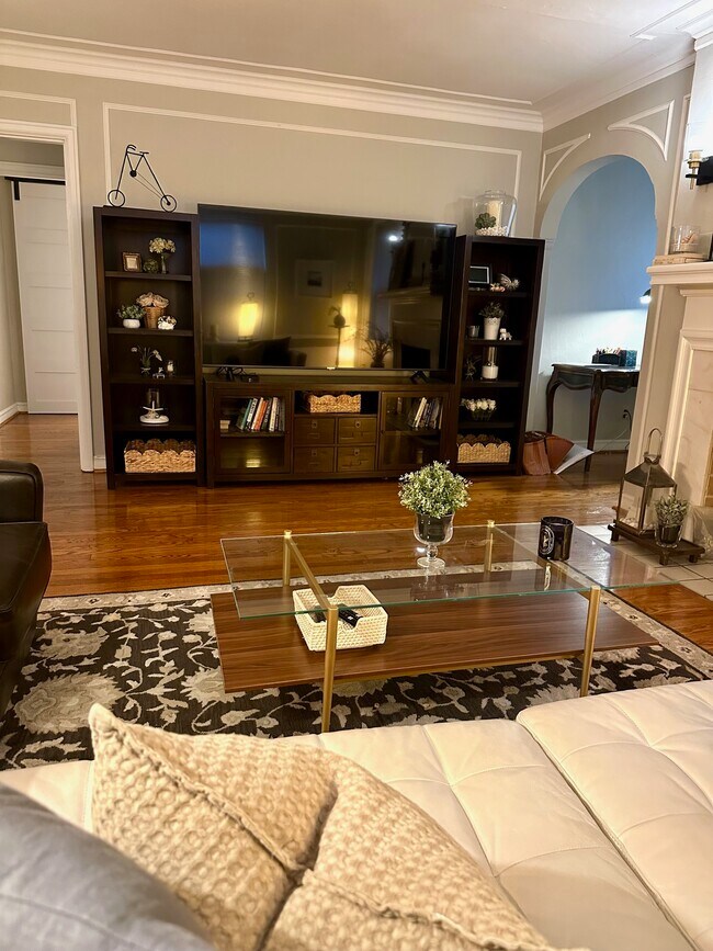 Building Photo - 7535 York Dr