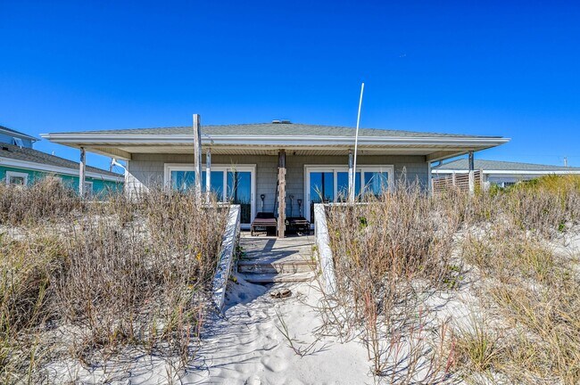 Building Photo - BEAUTIFUL,  FURNISHED OFF-SEASON BEACH RENTAL