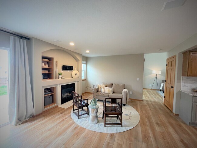 Building Photo - Stetson Hills Spacious Stunner! 4 bed, 3 b...