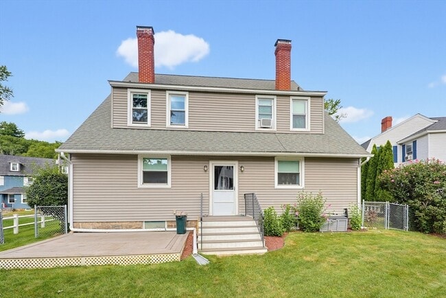Building Photo - 63 Bancroft Park