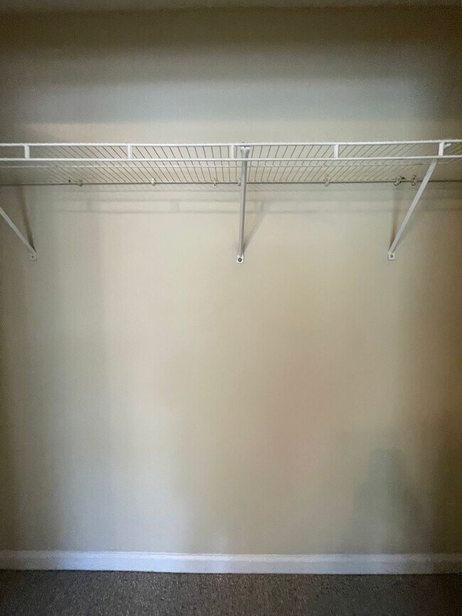 Building Photo - 15-1512 Dukes