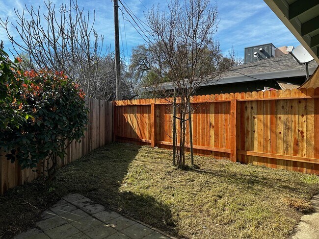 Building Photo - 2720-2724 Bravado Drive