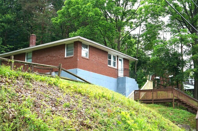Building Photo - 27 Cornell Ave