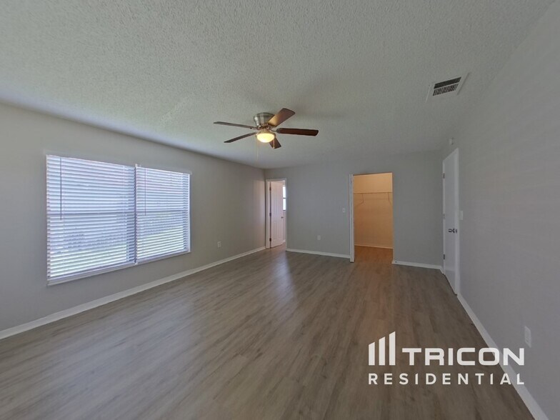 Building Photo - 641 Heraldo Ct
