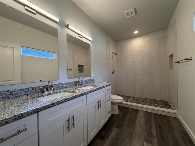 Building Photo - 405 N Andrews Ave