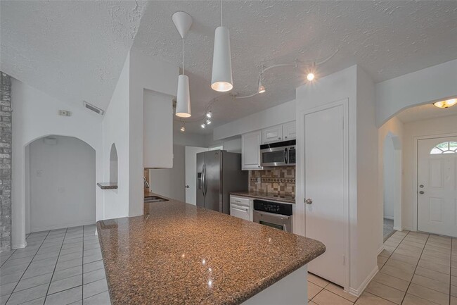 Building Photo - 10306 Jillana Kaye Dr