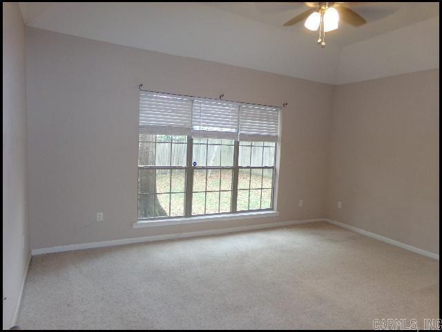 Building Photo - 303 Hidden Meadows Dr