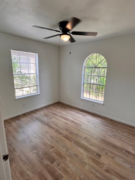 Building Photo - 4710 Pita Dr