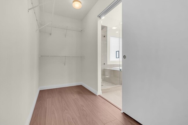 Building Photo - 6826 E Horizon Dr